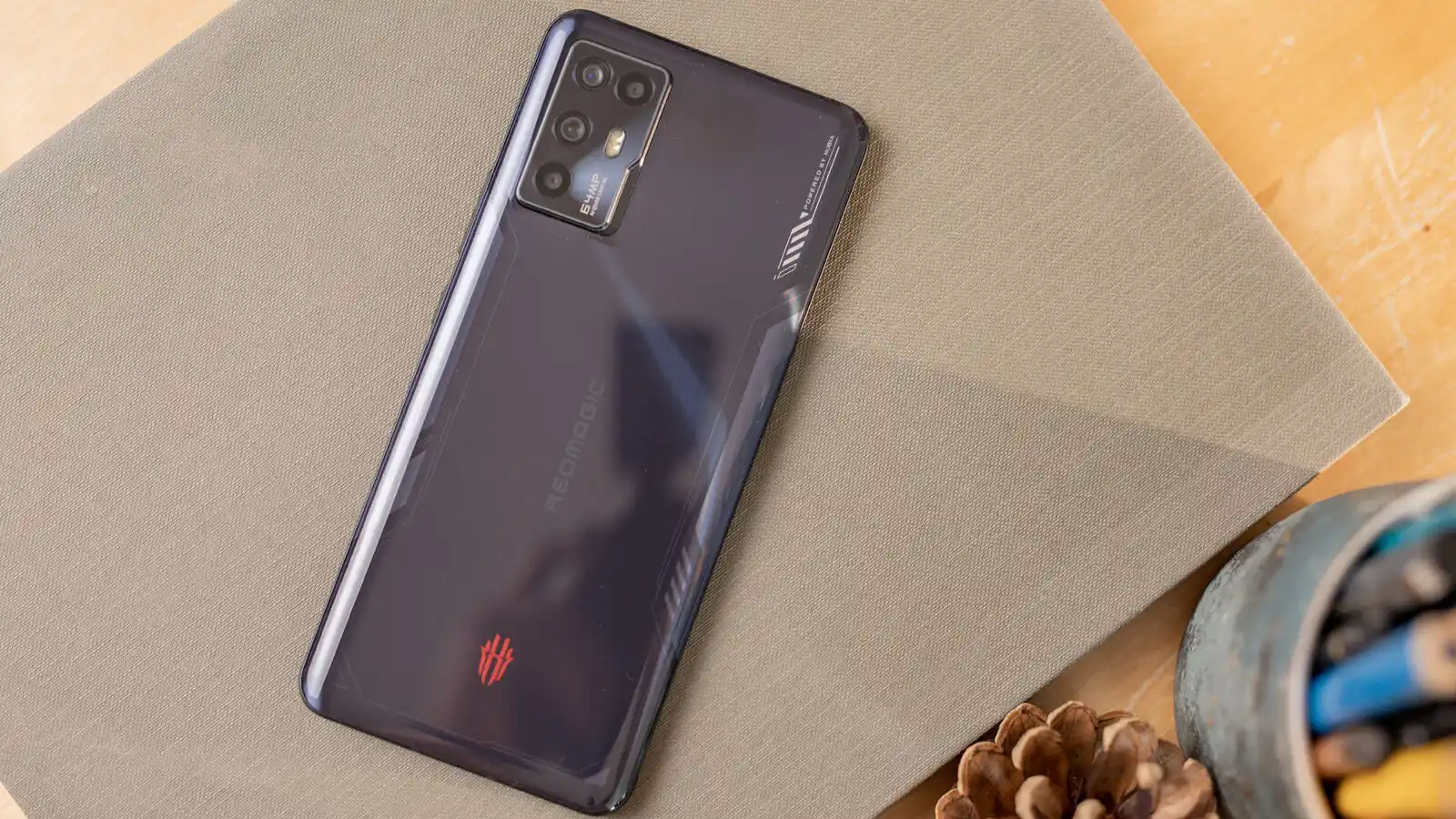 Этот девайс Nubia — идеальный вариант для геймеров. Его сливают с неплохой скидкой на Али