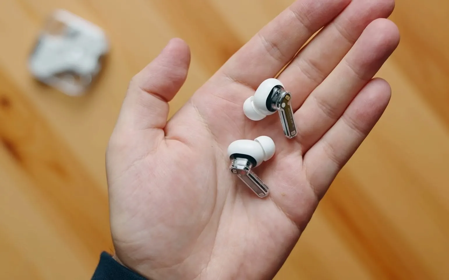 Nothing ear (1) наконец-то можно купить на AliExpress. Чем круты эти убийцы AirPods Pro?