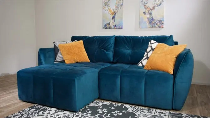 В Белгороде разыгрывают диван. Победитель акции должен просидеть на нем целую вечность