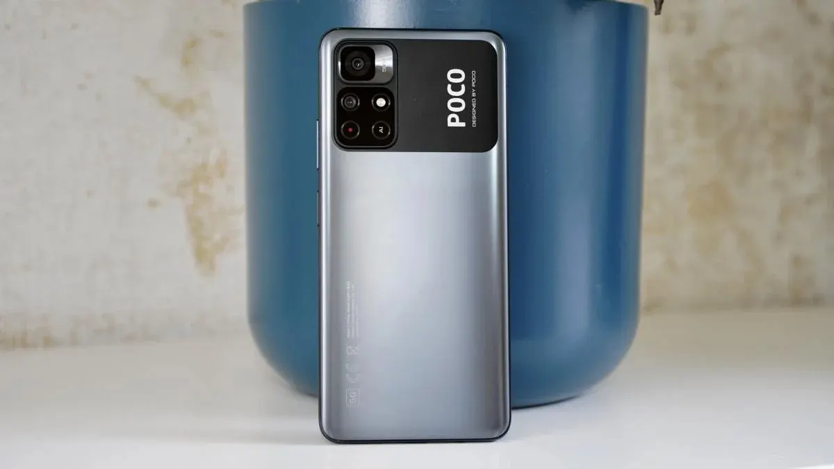 Хитовый Xiaomi Poco сливают за гроши. Цена — лучшая в истории