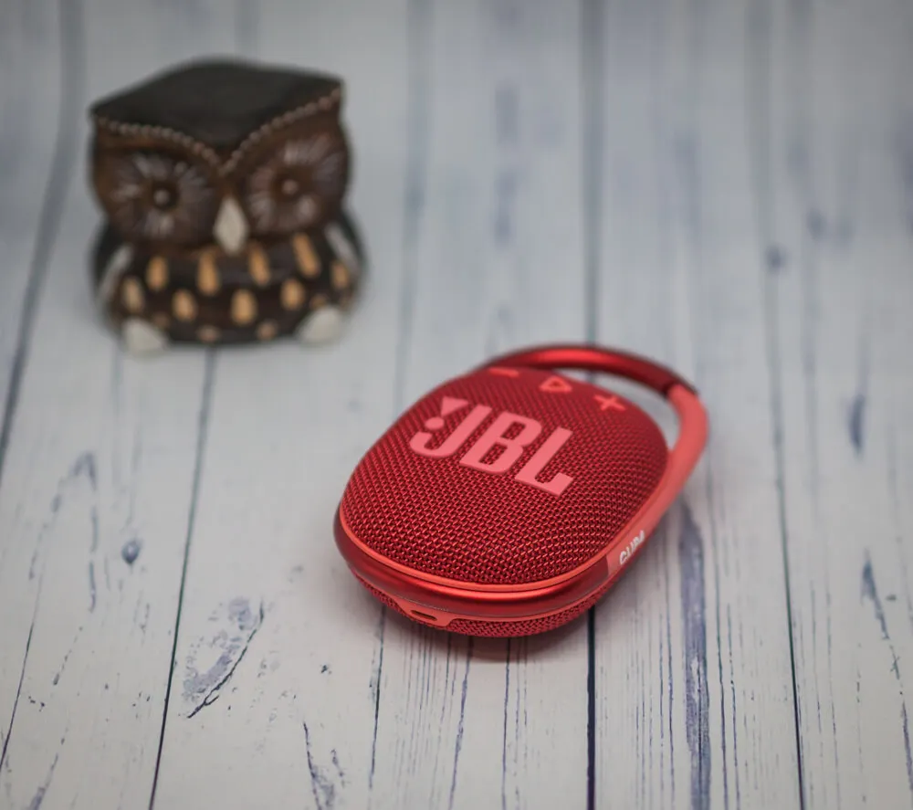 Эта колонка JBL — лучший летний гаджет. Она подешевела практически везде