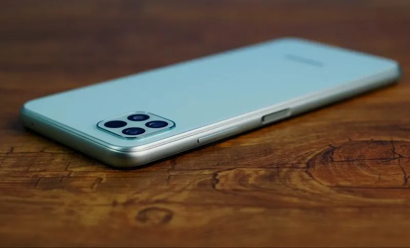 Этот Samsung Galaxy — самый недооцененный девайс бренда. Он подешевел до психологической отметки на Маркете