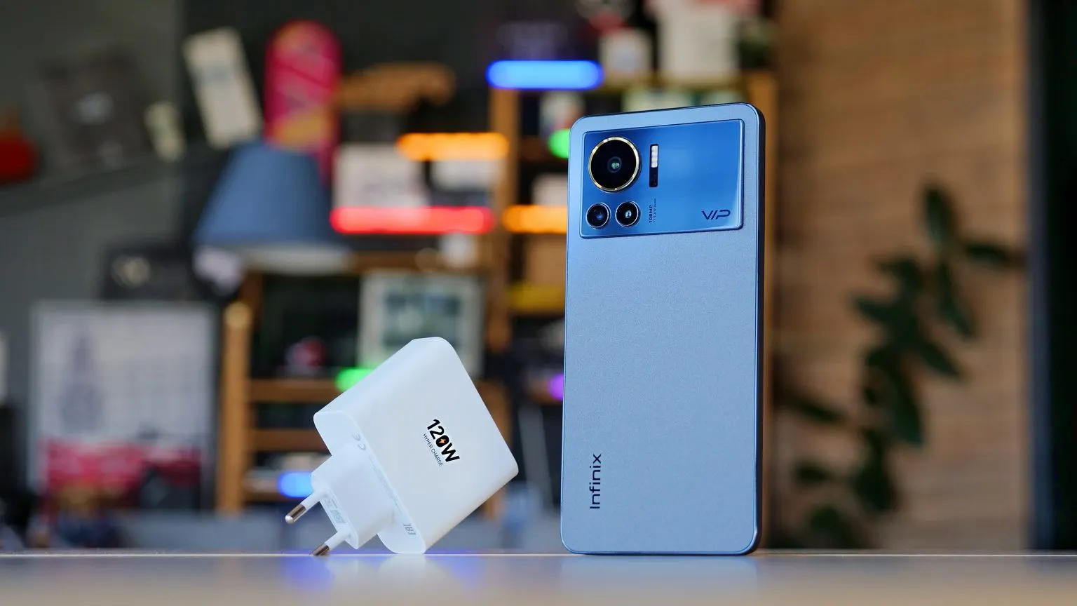 Infinix Note 12 VIP — новый хит бренда. Это девайс с разрывными характеристиками