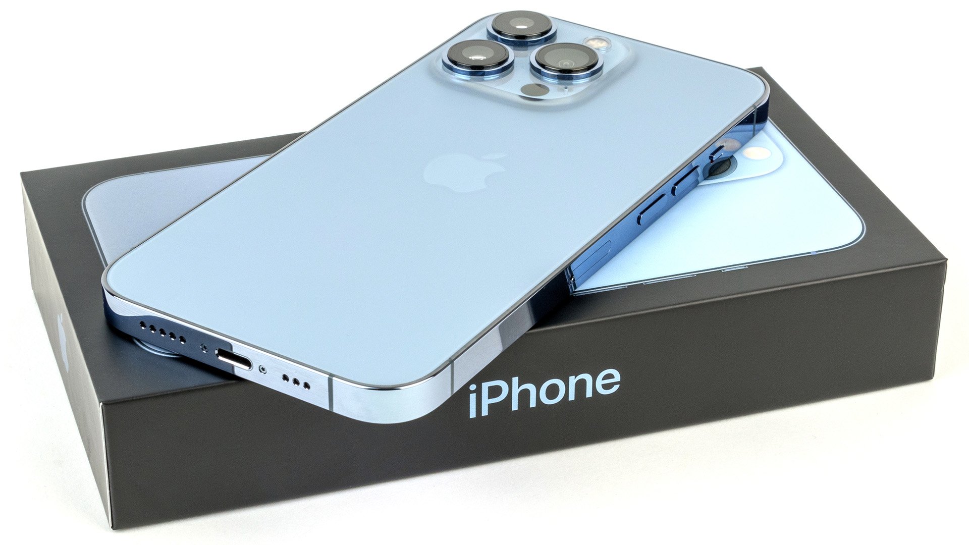 Смартфон Apple iPhone 13 Pro