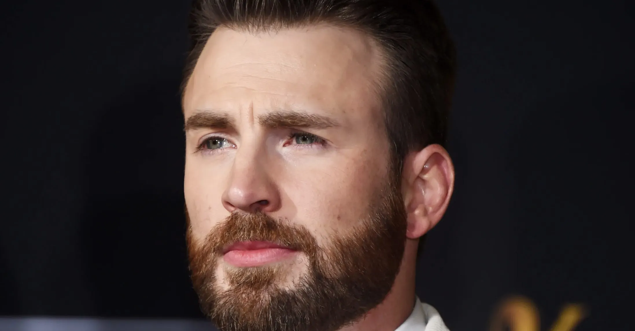 Актер Крис Эванс раскритиковал новые iPhone. Что не понравилось Капитану Америке?