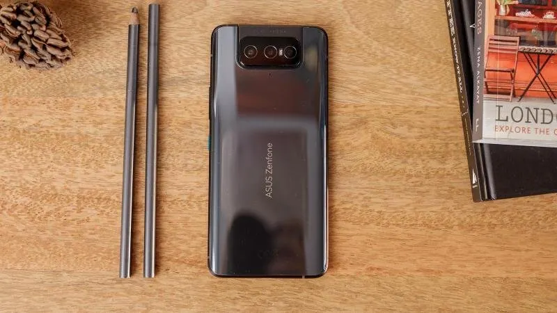 Смартфон Asus ZenFone 8 Flip