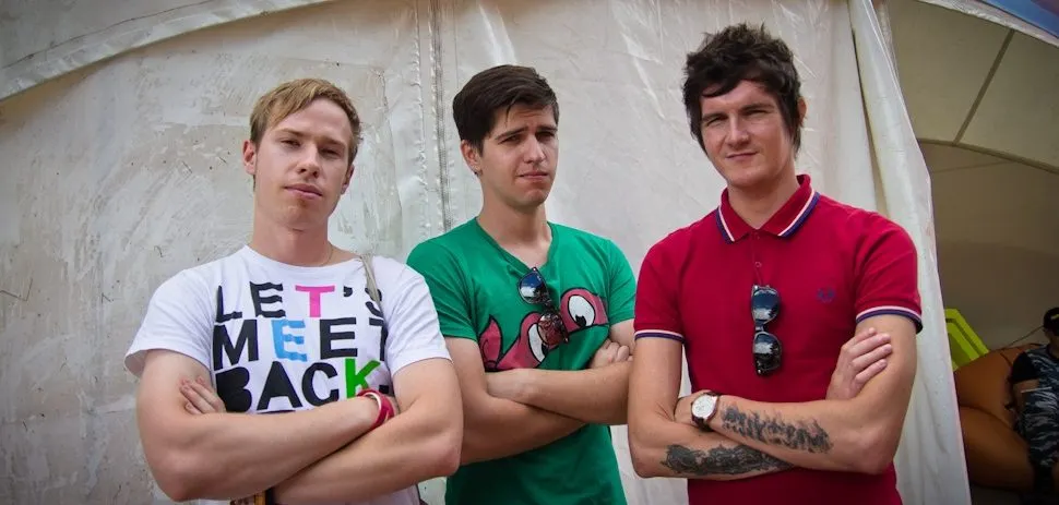 Звезда «Спасибо, Евы!» и приятель Мэддисона теперь работает курьером. Кто это и как так вышло?