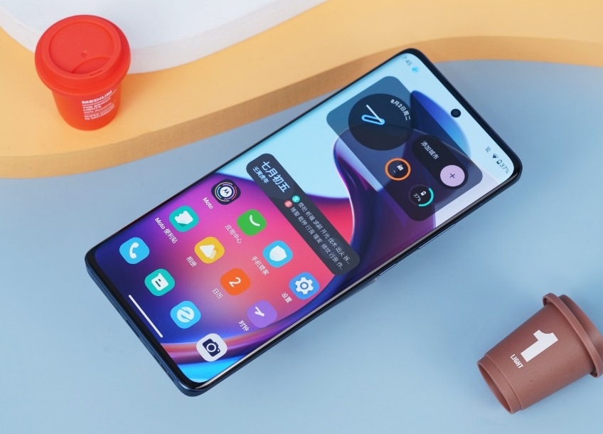 Motorola S30 Pro — лучший смартфон до 25 тысяч рублей. У него почти нет ...