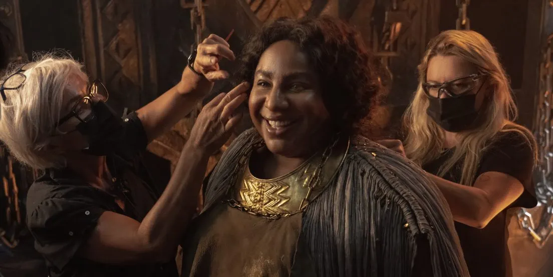 «Кольцам власти» обвалили рейтинг из-за черных эльфов. Но хорош ли сериал на самом деле?