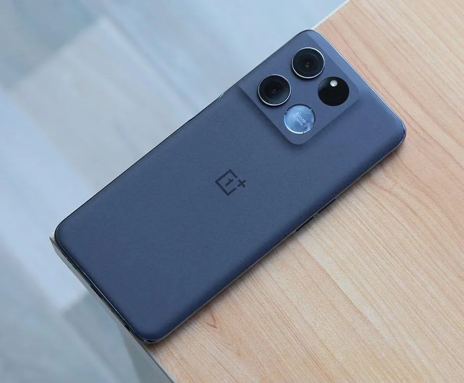 Лучший субфлагман OnePlus рухнул в цене. Прайса ниже нет нигде