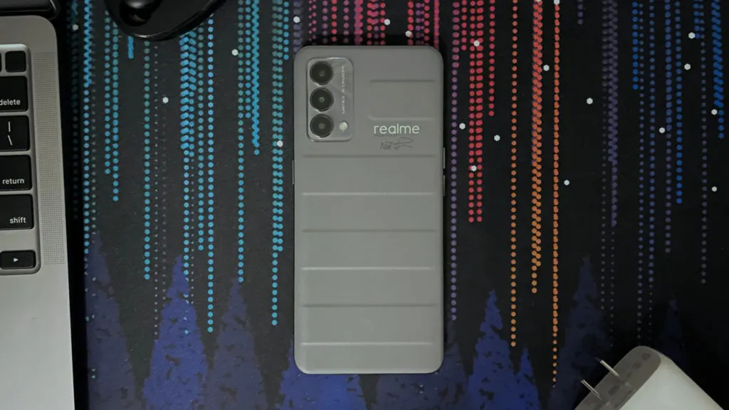 Лучший субфлагман Realme окончательно обесценился. Его можно смело брать и в 2022 году