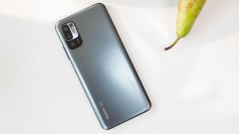 Прошлогодний хит Xiaomi Redmi сливают за копейки. Это бюджетник с неплохим железом и крутой автономностью