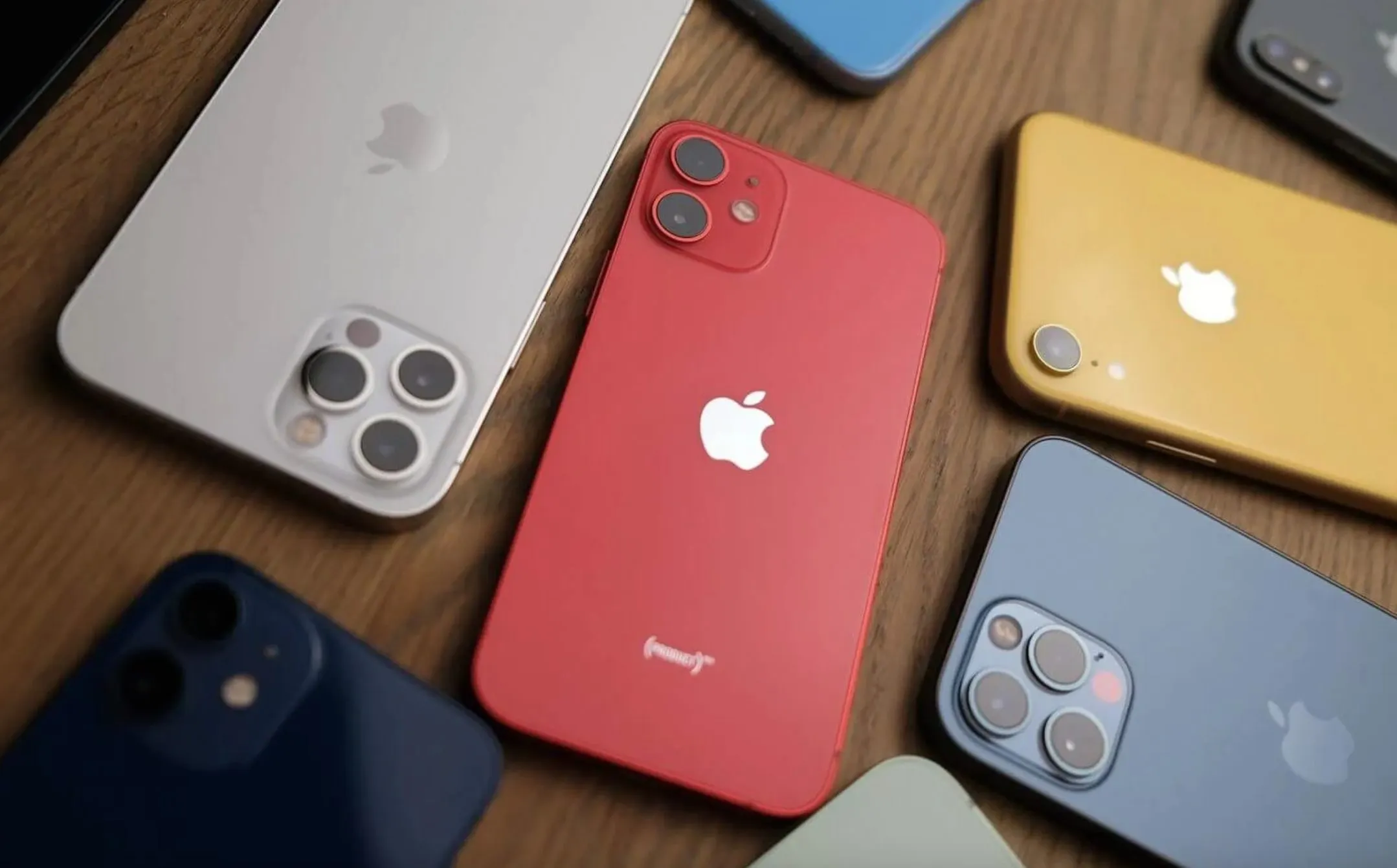 Скорее берем iPhone 12 mini. Компактный девайс здорово подешевел