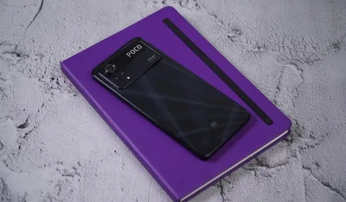 Самый сбалансированный Xiaomi Poco отдают за копейки. Вариант с бесконечной памятью и реактивной зарядкой