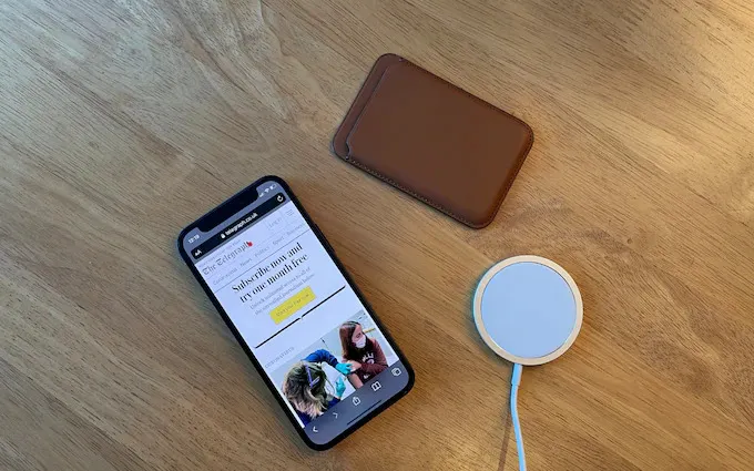 Пора брать iPhone 12 mini. Компактный флагман подешевел до исторического минимума
