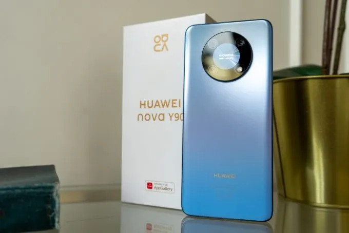 Huawei Nova Y90