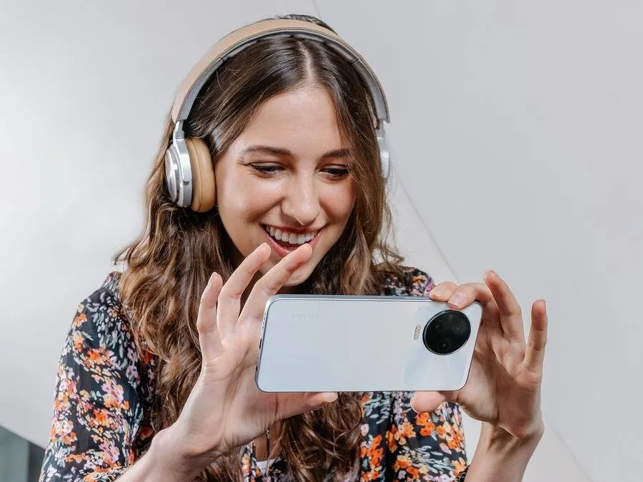 Смартфон Infinix Note 12 (2023)