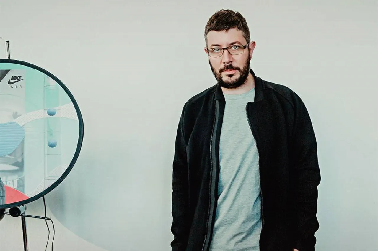 Артемий Лебедев не рассказал про развод в интервью «Впервые о разводе». Почему Тему не хейтят в комментах?