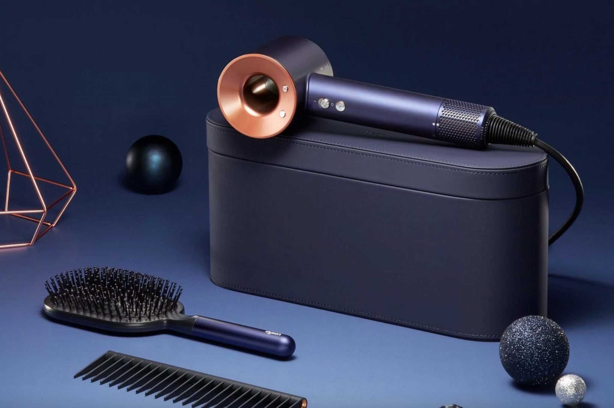 Dyson prussian blue. Фен Dyson Supersonic. Фен Dyson Supersonic hd07 синий. Dyson фен Limited Edition. Фен Дайсон 2022.