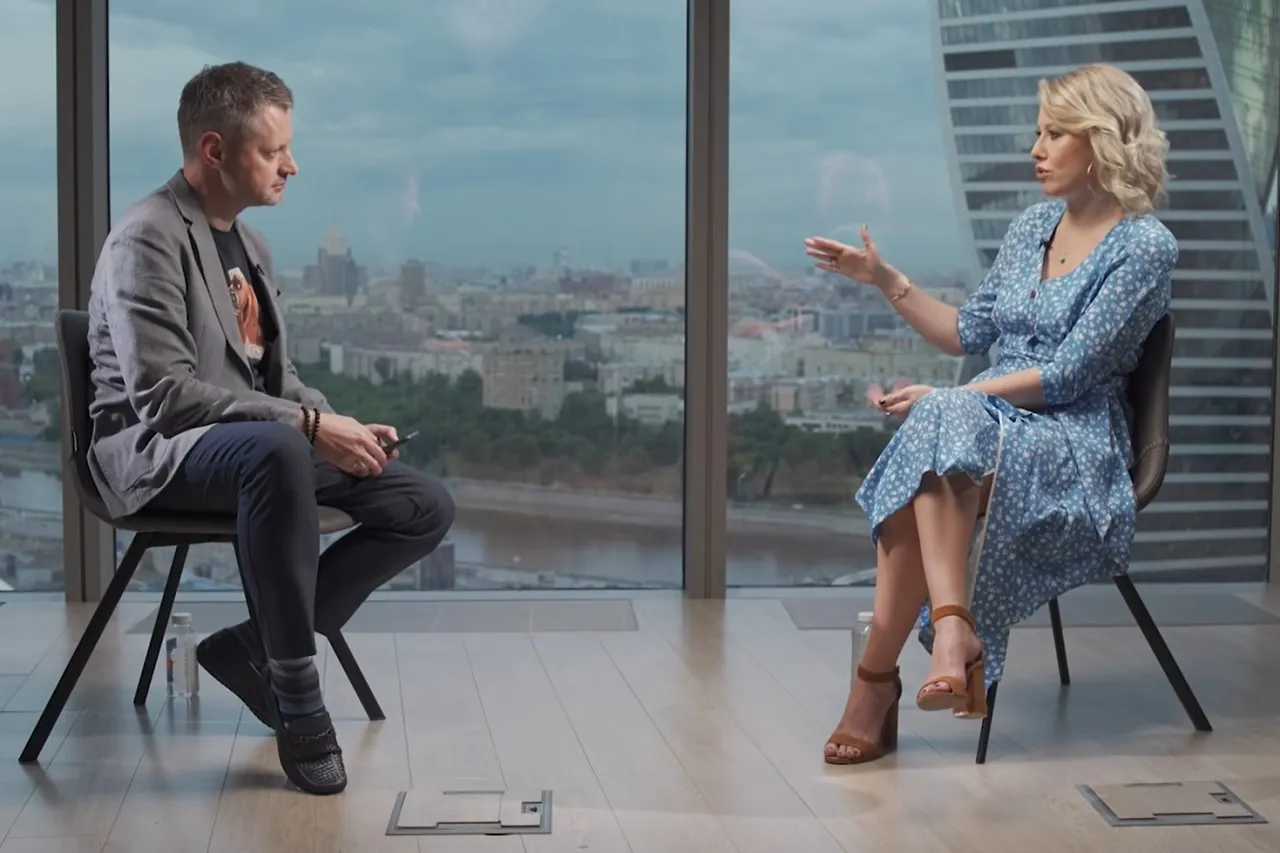 Сколько зарабатывают топовые интервьюеры в YouTube? Собчак подняла больше всех, Пивоваров * и Шихман * упали в доходах