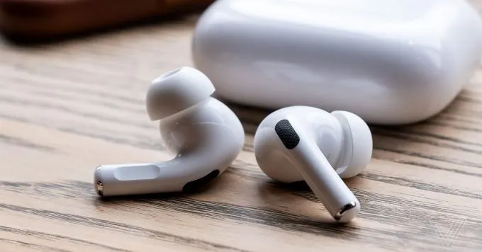 AirPods Pro (2019)