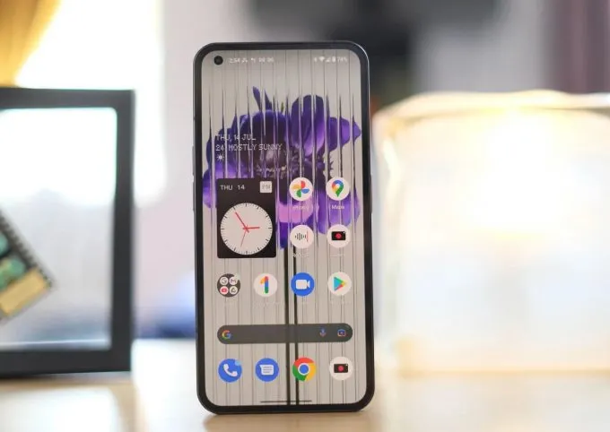 Nothing Phone (1)