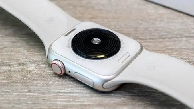 Apple Watch SE (2022)