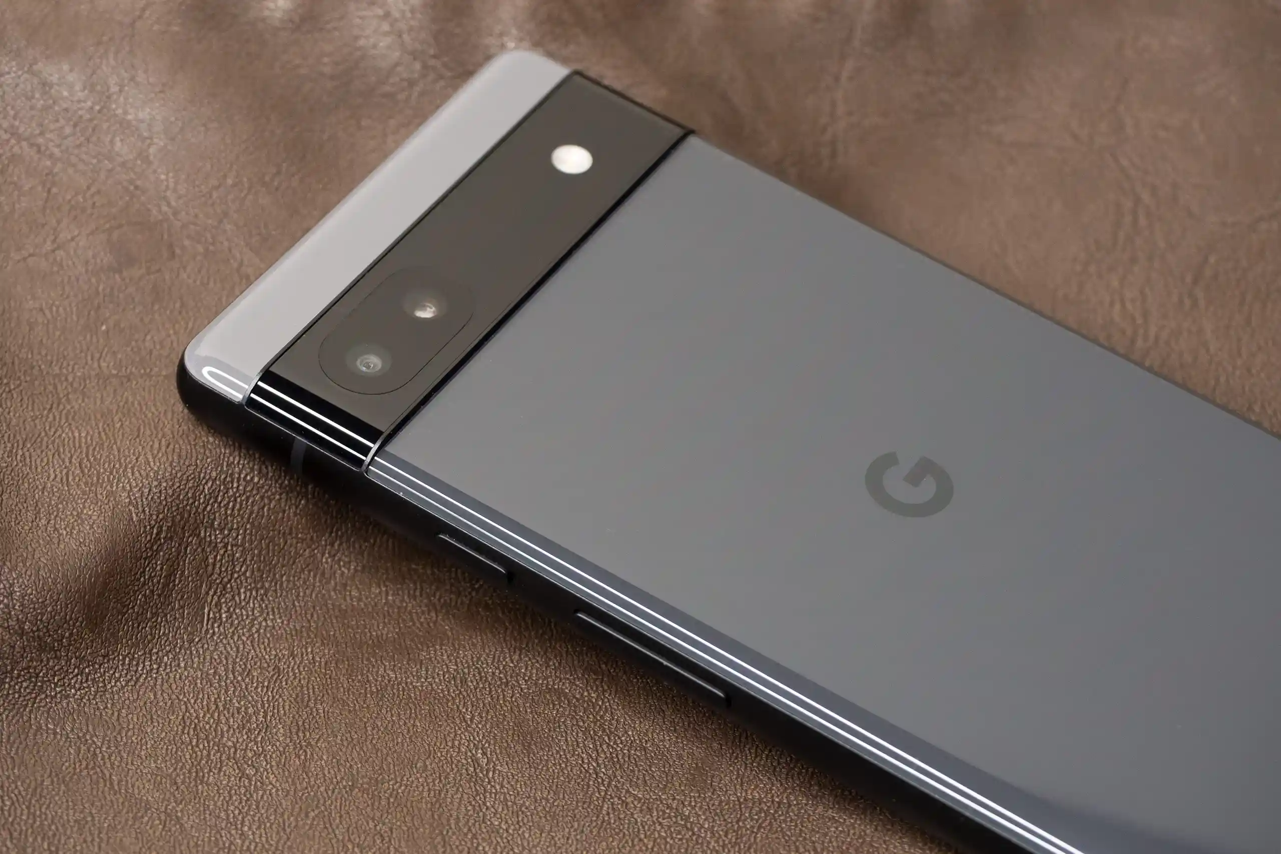 Что не так с Google Pixel 6a? Компакт на чистом Android совсем не ...