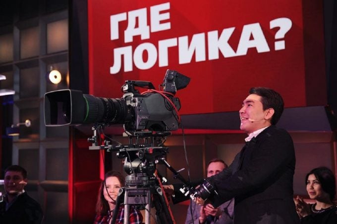 Азамат Мусагалиев в шоу "Где логика?"