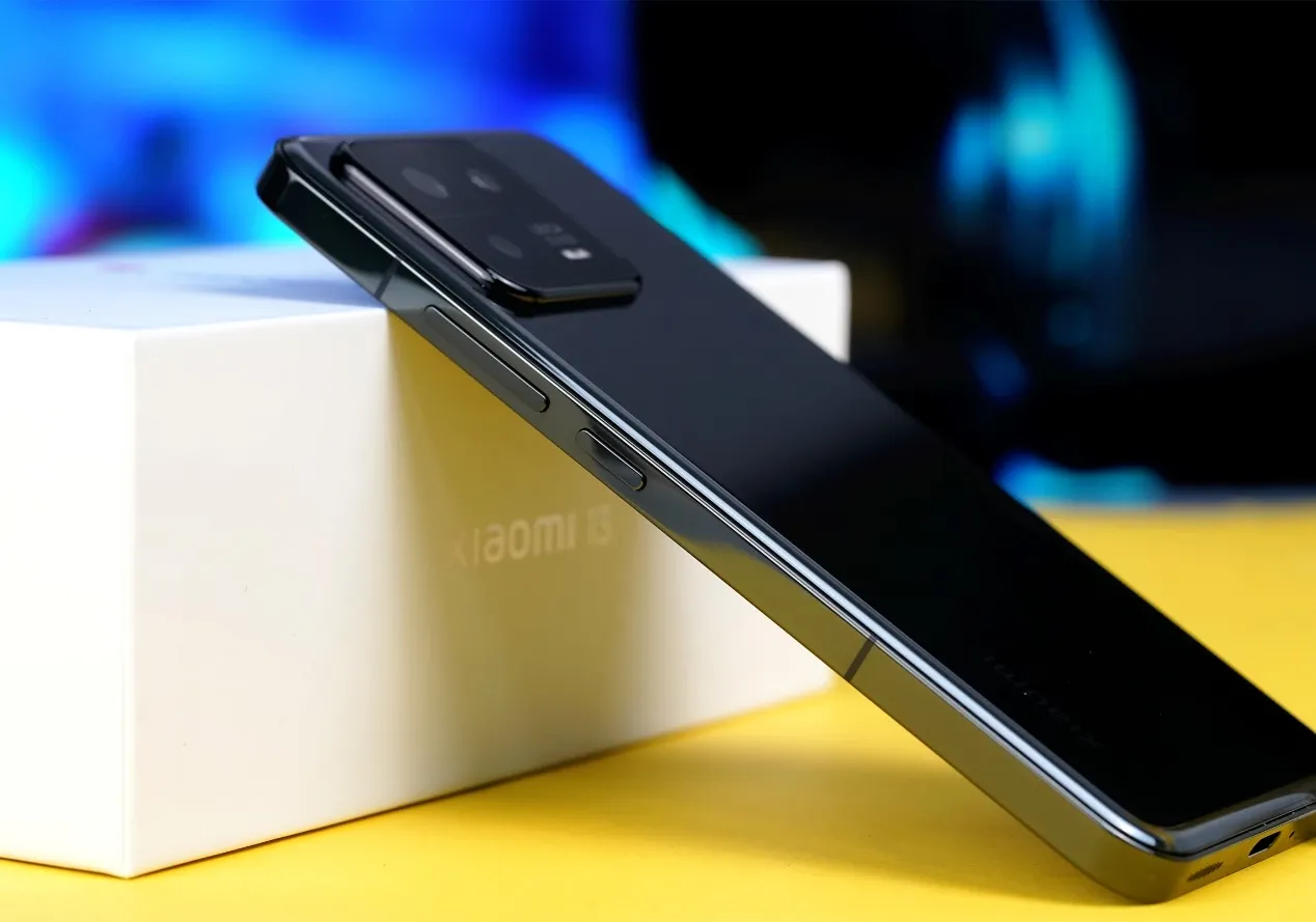 Смартфон Xiaomi 13