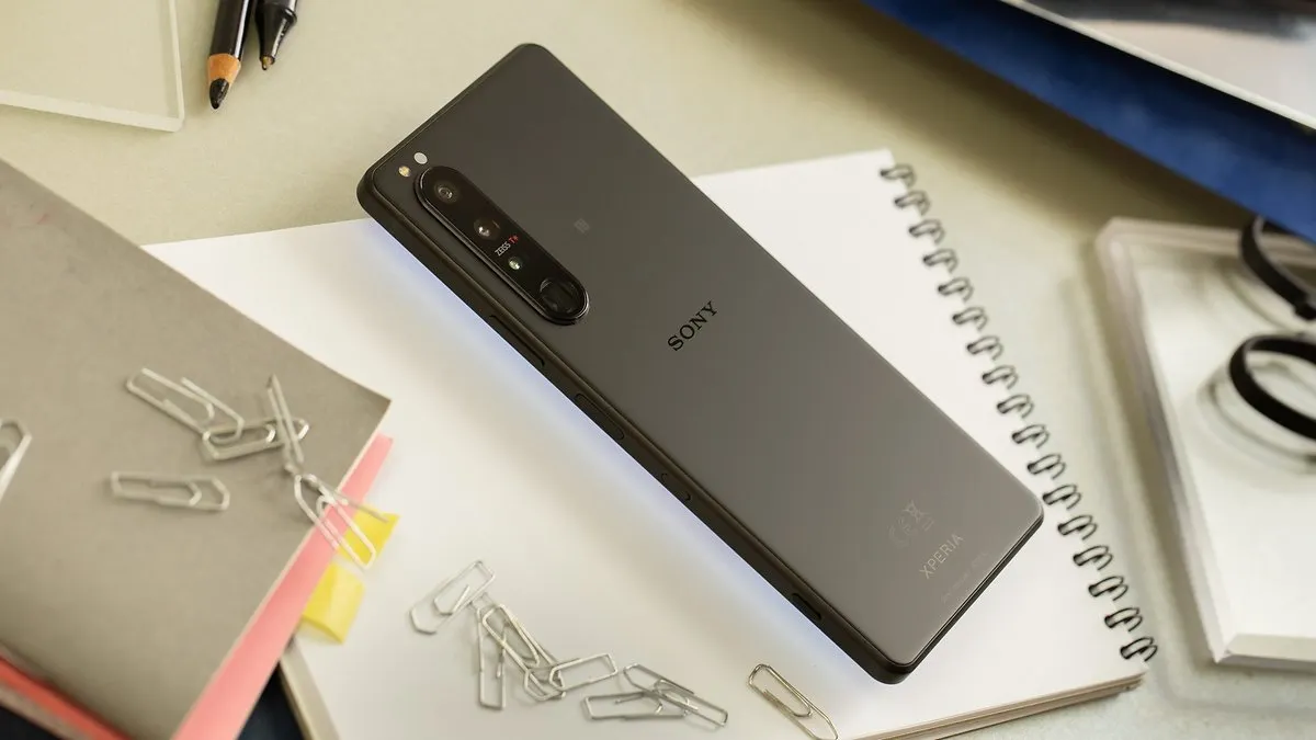 Смартфон Sony Xperia 1 III