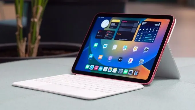 iPad (2022)