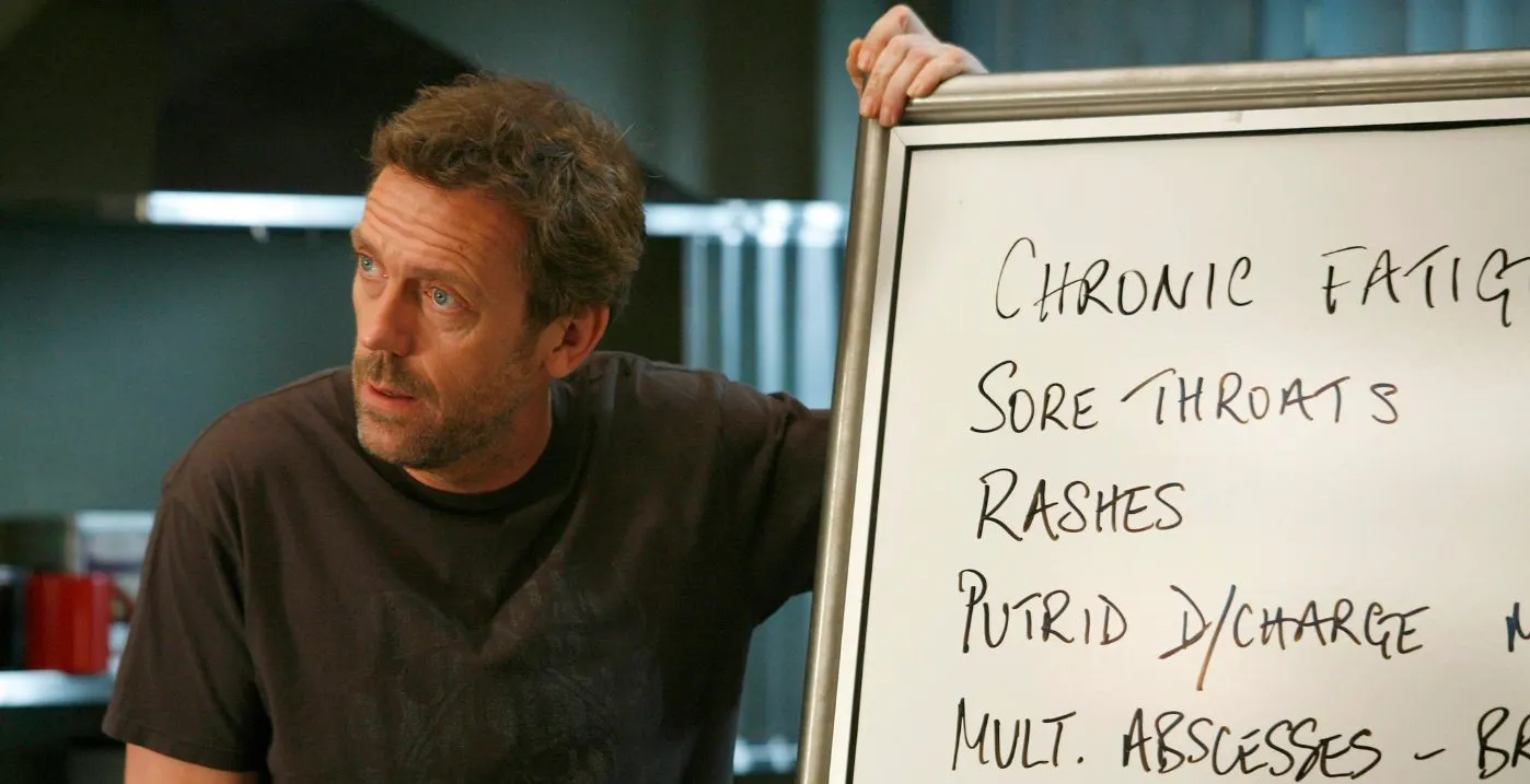 О чем врут «Доктор Хаус», «Клиника» и другие сериалы про врачей? От битвы интернов до мгновенных родов