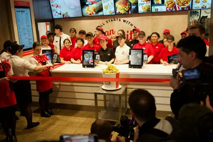 Первый ресторан Rostic's (бывший KFC) в Москве