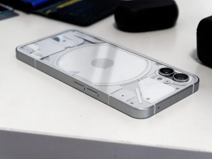 Nothing Phone (1)