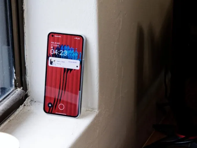 Nothing Phone (1)