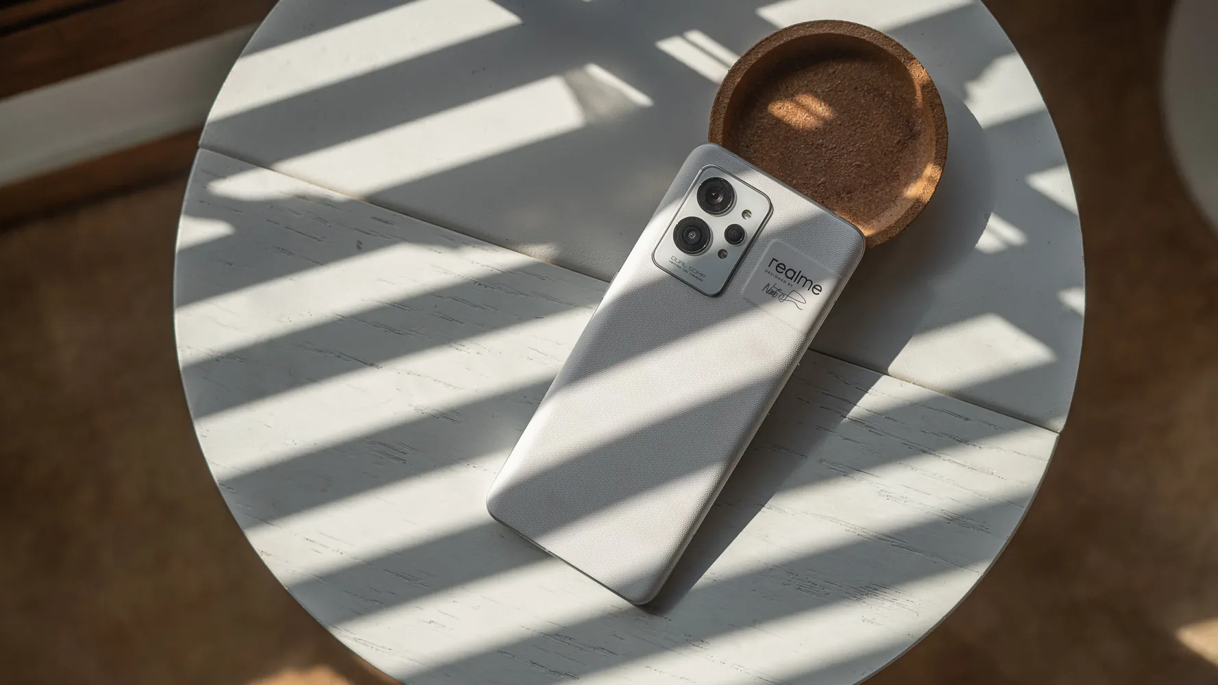 Главный флагман Realme вновь подешевел. Официального прайса ниже нет нигде