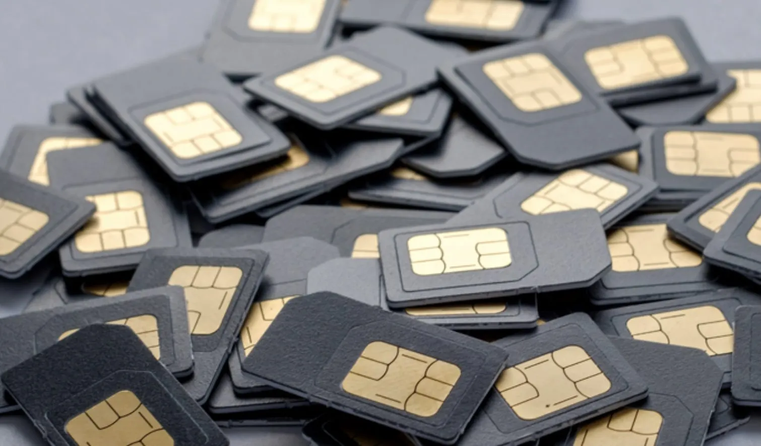 Сотовые операторы просят абонентов подтвердить личные данные. Если откажетесь, номер отрубят