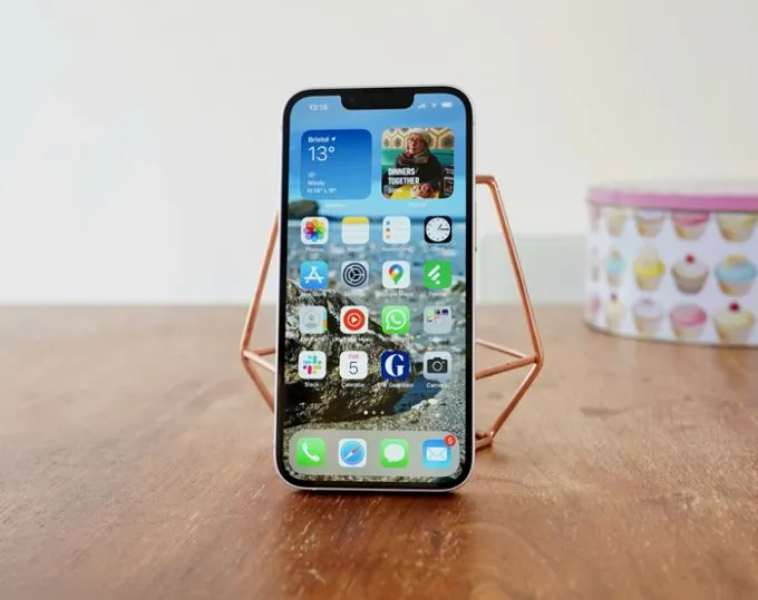 iPhone 13