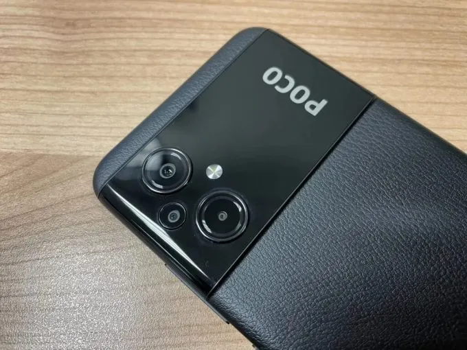 Poco M5