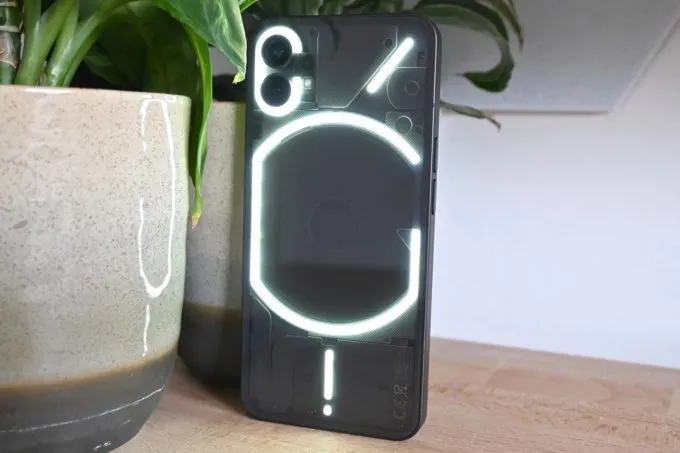 Nothing Phone (1)