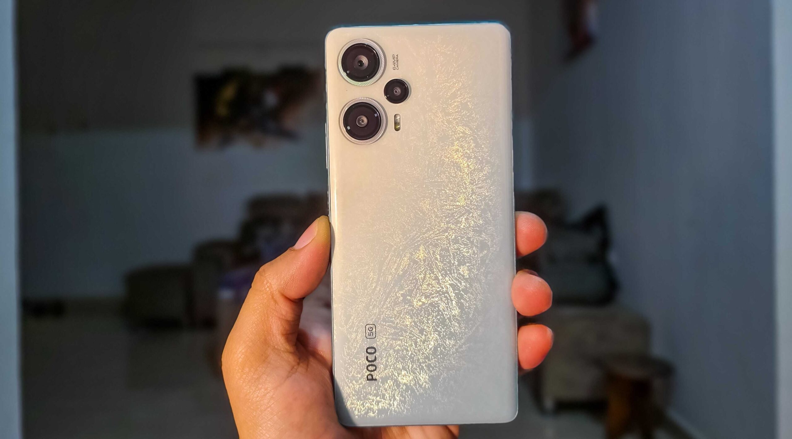 Смартфон Xiaomi Poco F5