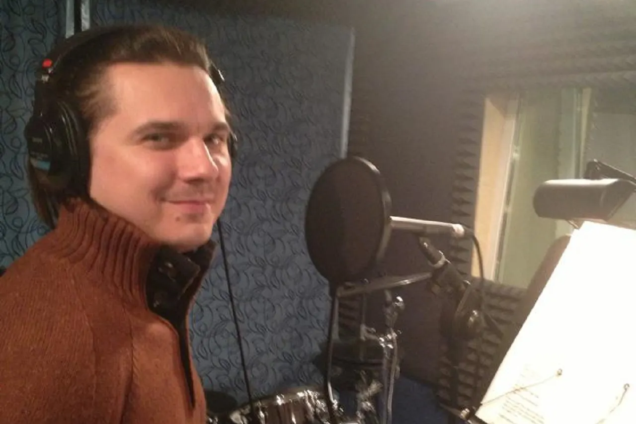 Кто озвучивает рекламу на ТНТ? Знакомый голос работает на канале уже 15 ...