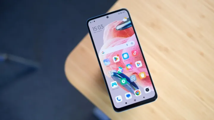 Этот Xiaomi Redmi — самый сбалансированный бюджетник на рынке. Его сейчас отдают с неплохой скидкой