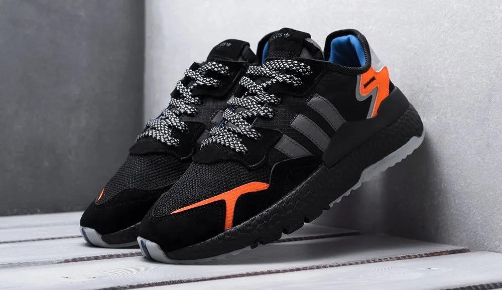 Кроссовки от adidas получили мощные скидки на Joom. В российских магазинах за них просят гораздо больше