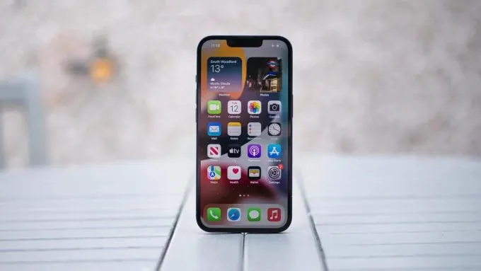 iPhone 13