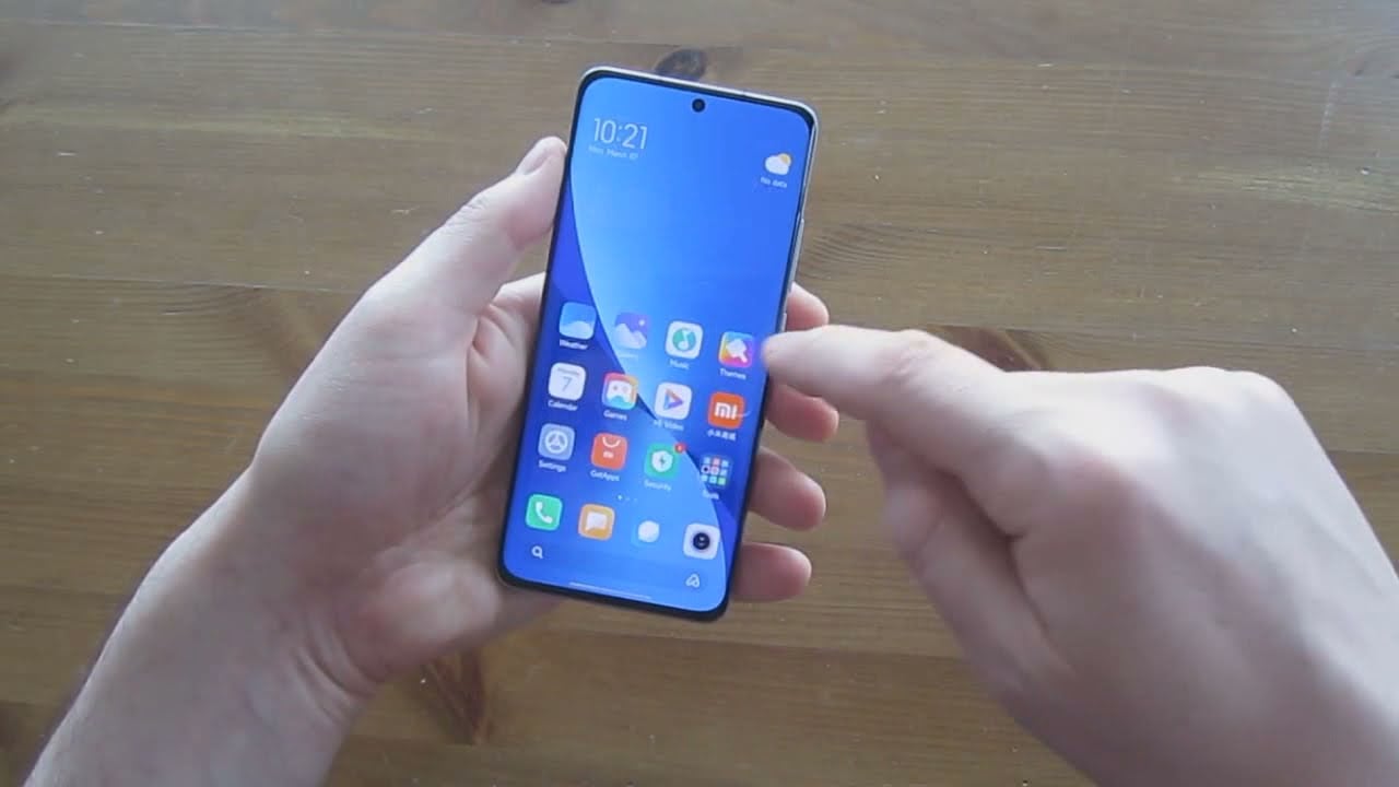 10 главных компактных смартфонов на рынке. От недорогого Xiaomi до топового  iPhone 14 Pro — Палач | Гаджеты, скидки и медиа