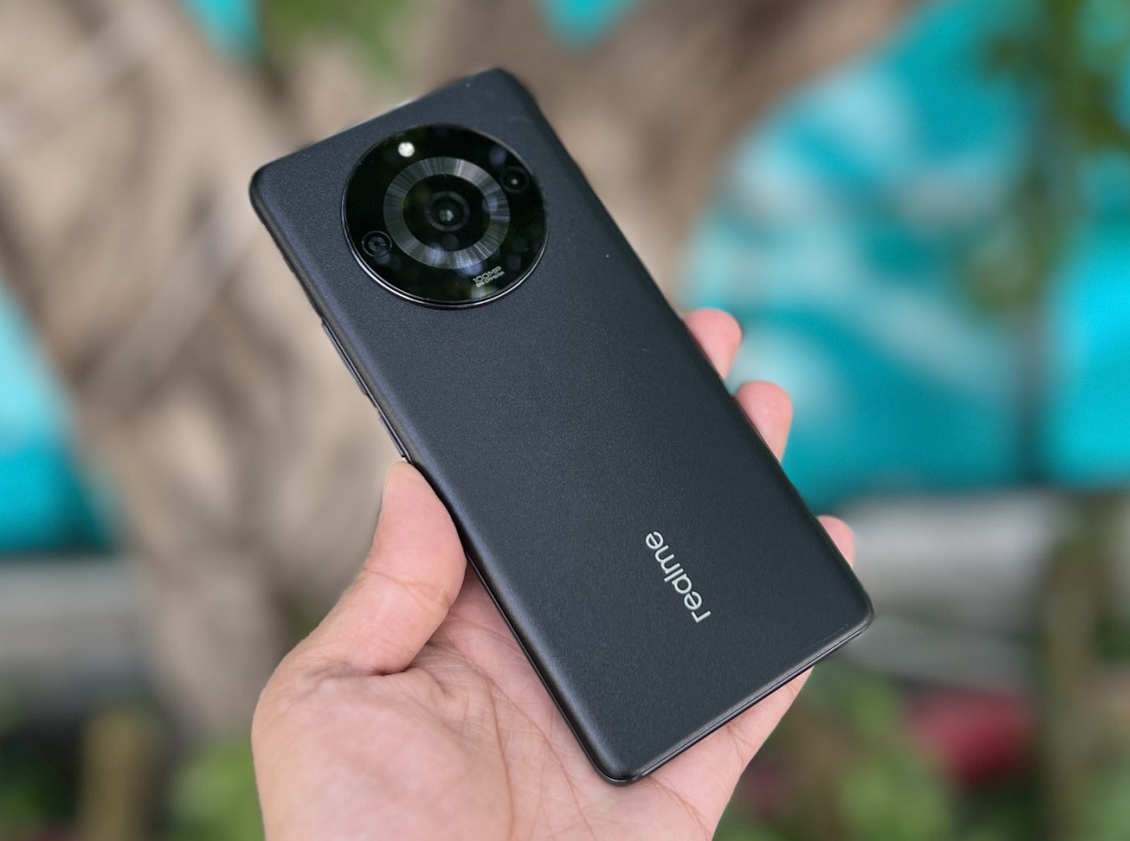 Самое время брать Realme 11 Pro. Он подешевел вообще везде — Палач |  Гаджеты, скидки и медиа