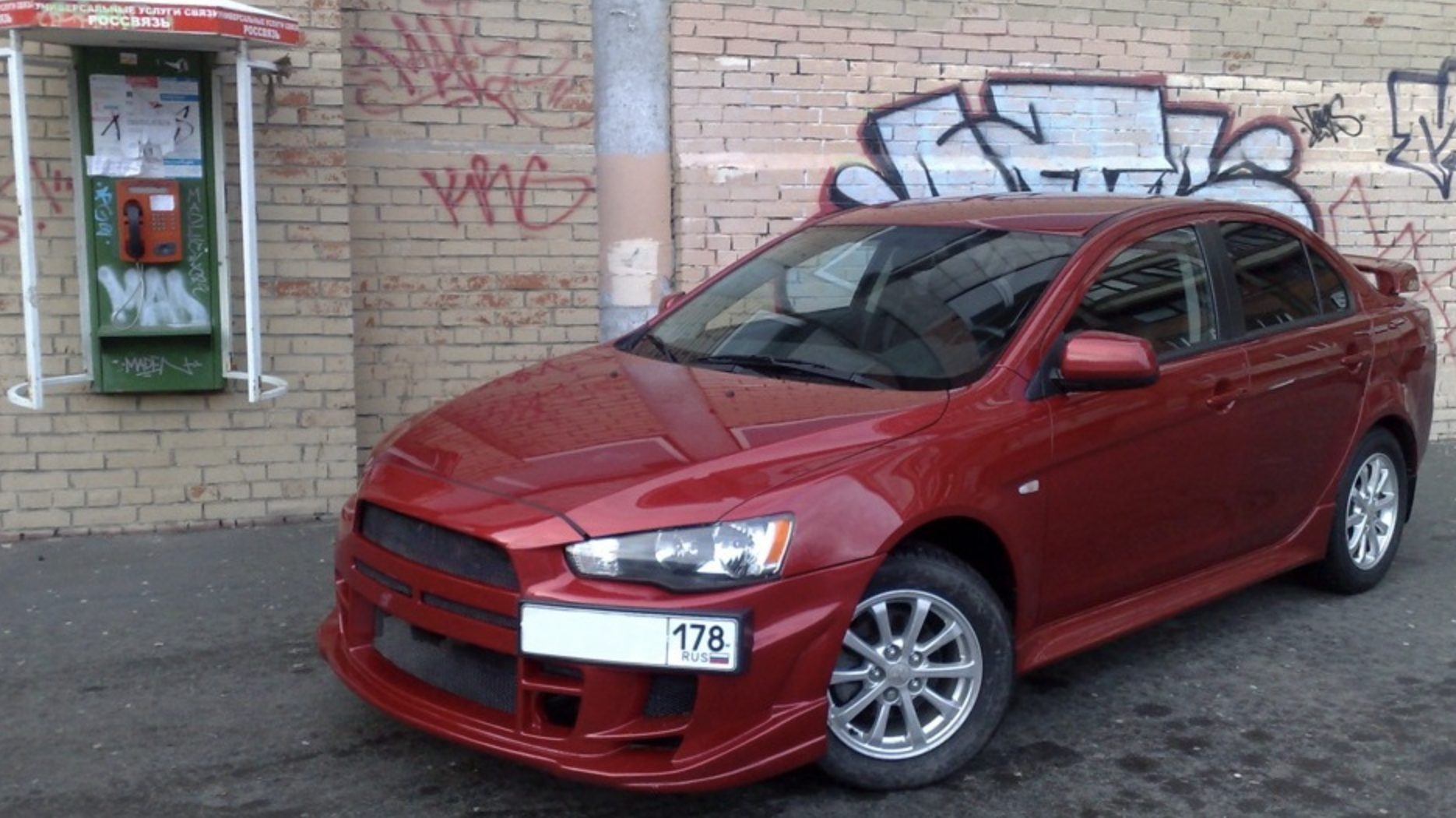 Запчасти на лансер 10. Митсубиси Лансер 10 красный. Mitsubishi Lancer 10 колхоз. Лансер 10 красный. Мицубиси Лансер 9 красный.