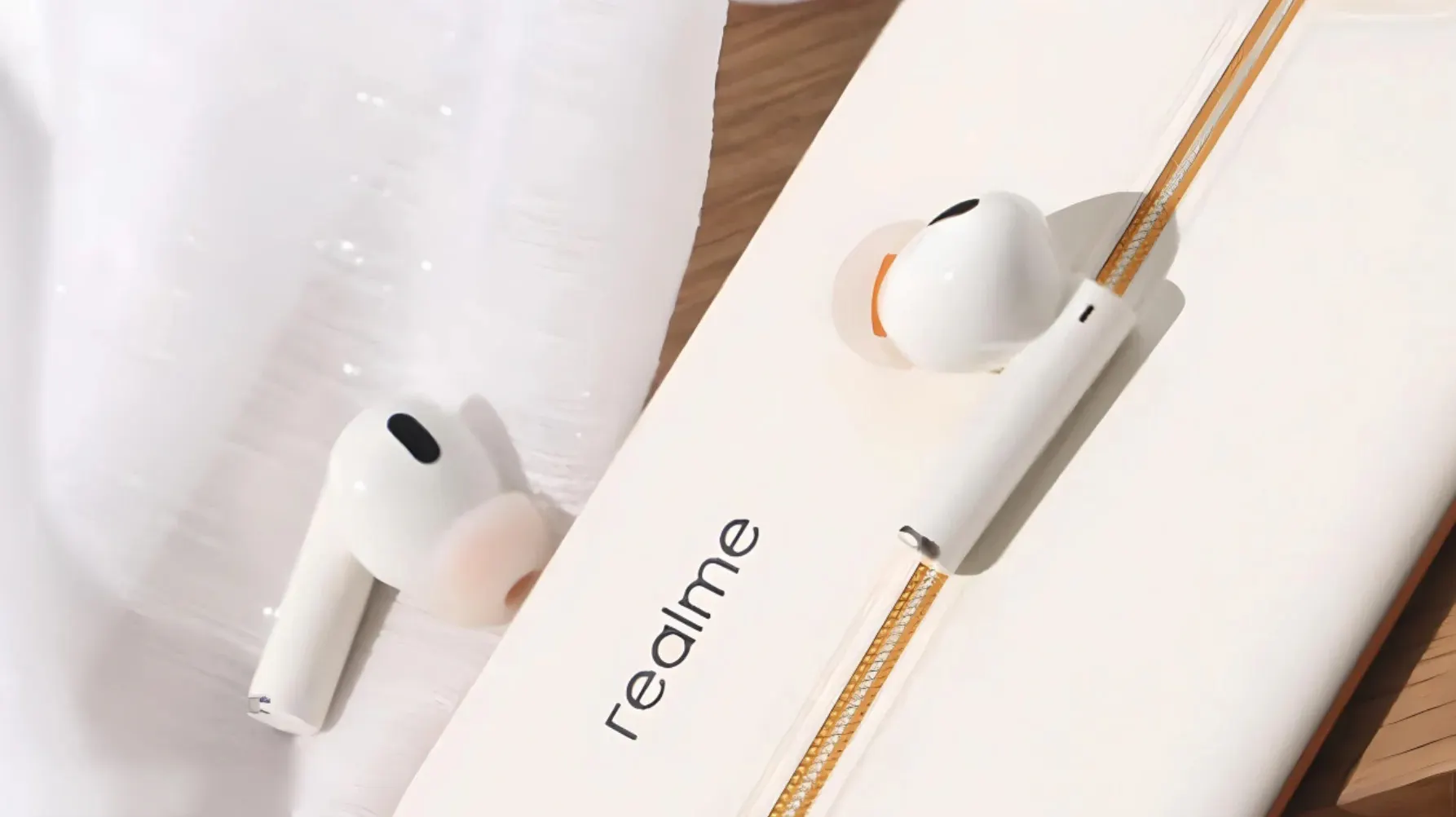 «Шумодав отличный, басы превосходные». Флагманские TWS-наушники realme Buds Air 5 Pro отдают со скидкой на Маркете